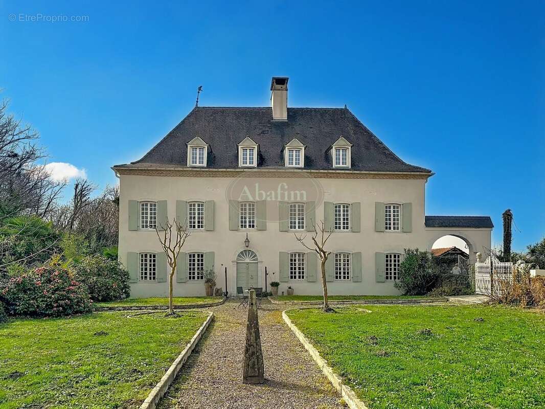 Maison à SAUVETERRE-DE-BEARN