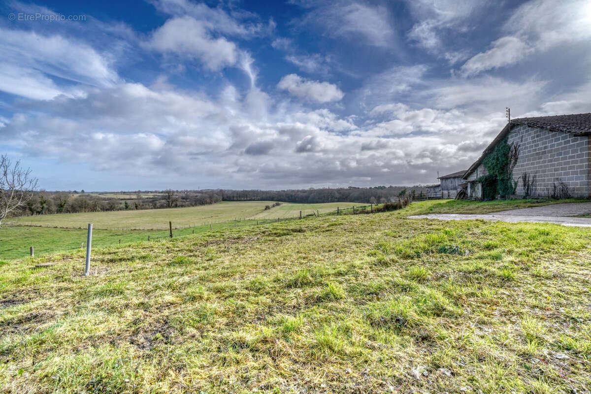 Commerce à MARANSIN