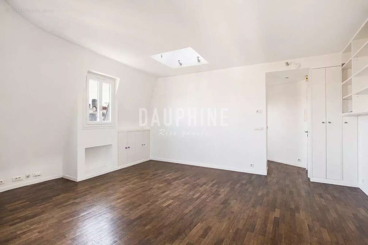 Appartement à PARIS-8E