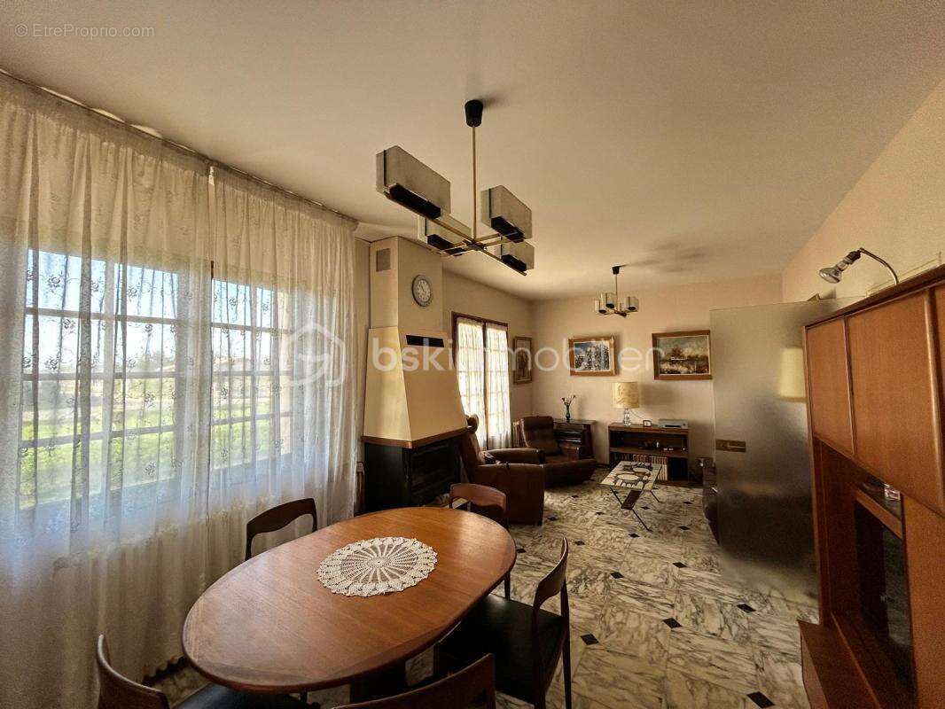 Maison à LA LANDE-DE-FRONSAC