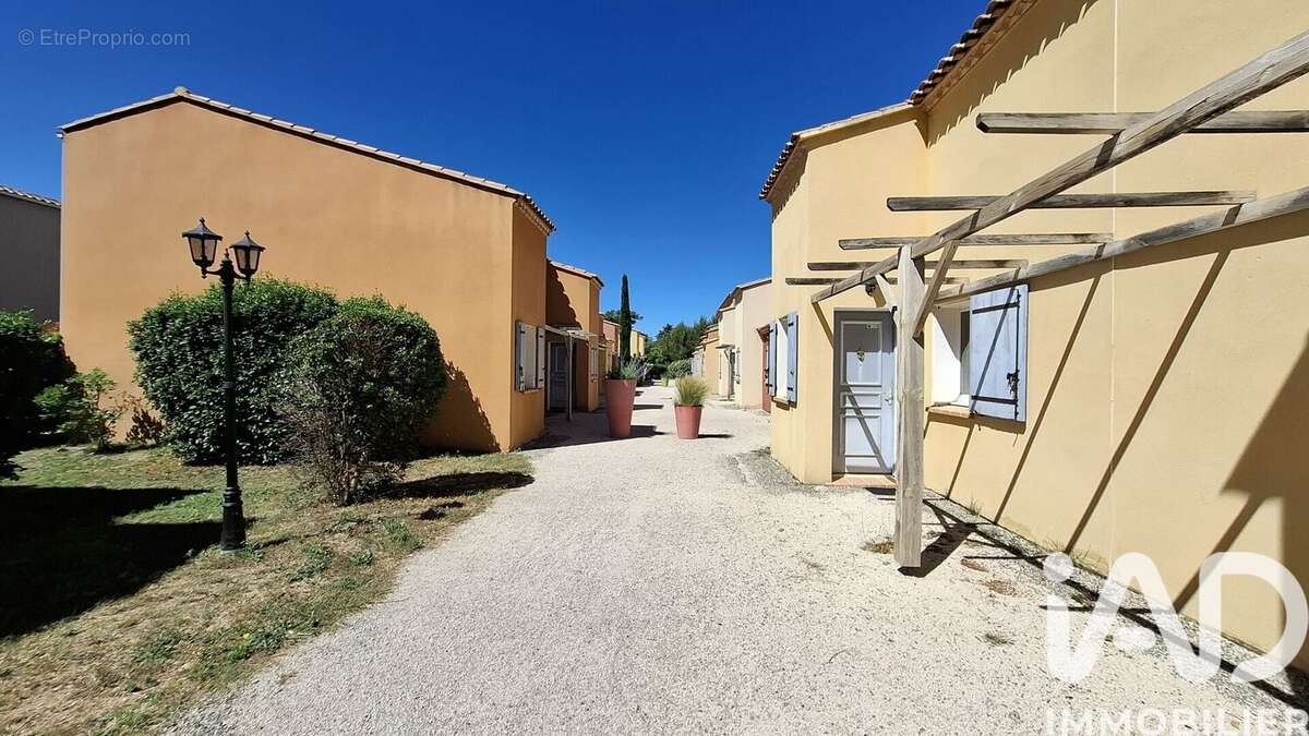 Photo 4 - Maison à L'ISLE-SUR-LA-SORGUE