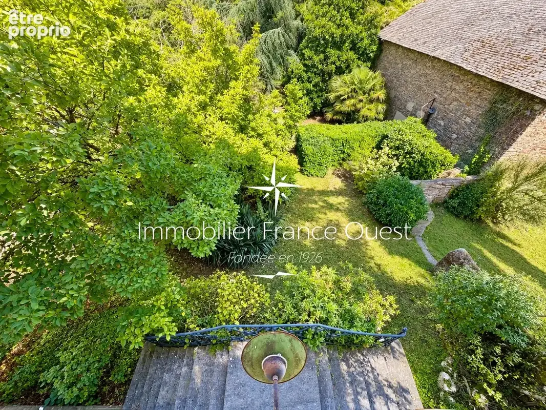 Élégante maison bourgeoise avec jardin au cœur de Candé (49) - photo 2
