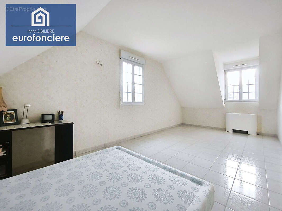 Maison à LA VENDUE-MIGNOT