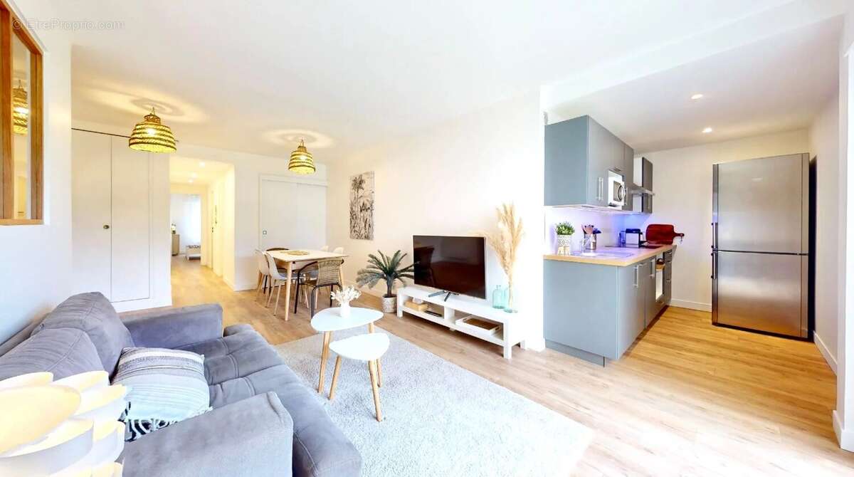 Appartement à LA GARENNE-COLOMBES