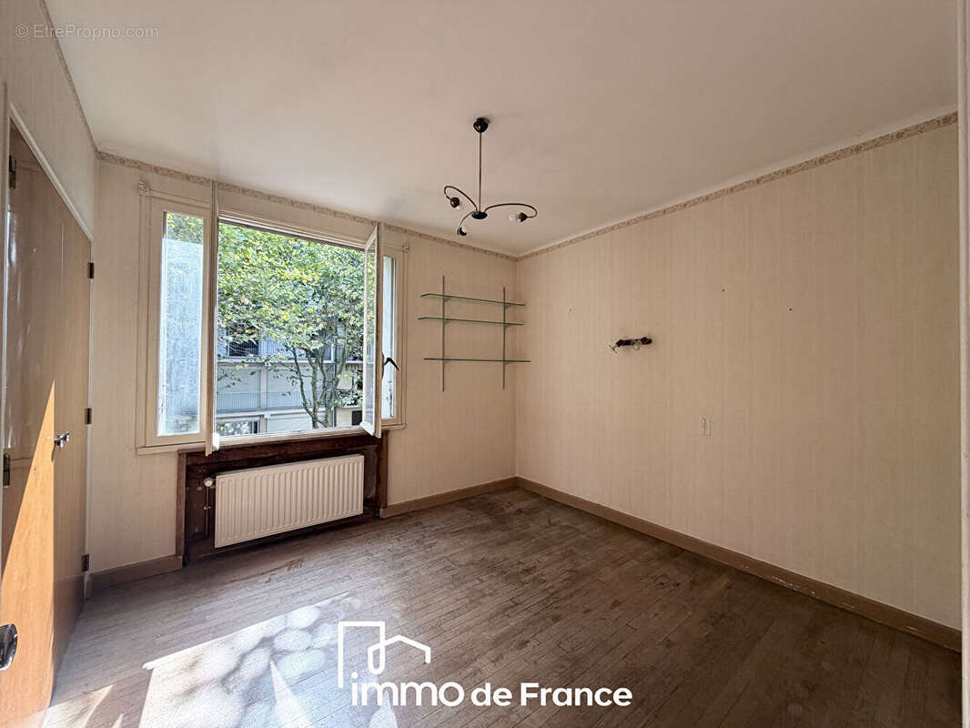 Immeuble Rodez - Local commercial + 2 Appartements T4 - photo 14