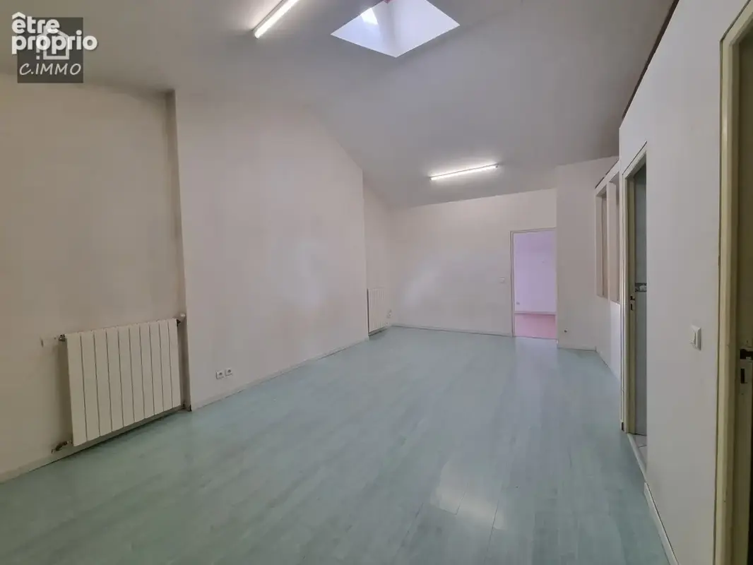 Maison de village avec garage et local indépendant - photo 12
