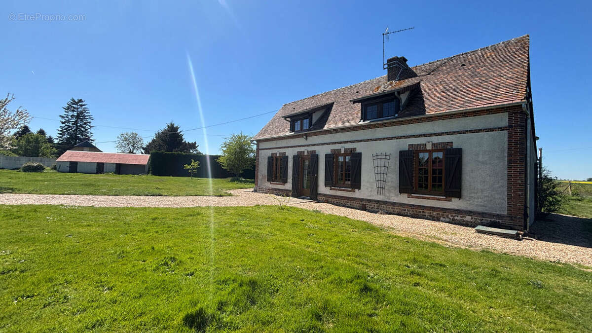 Maison à DAMVILLE