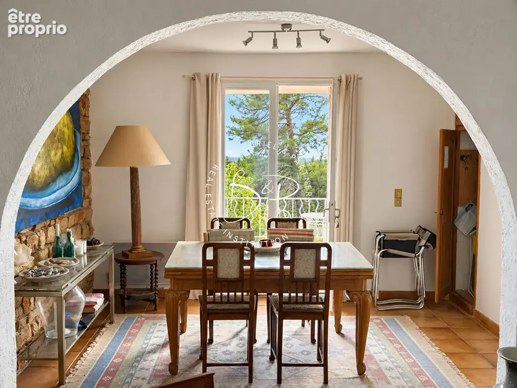 LORGUES ? Propriété avec vue dominante, piscine et appartement indépendant - photo 6