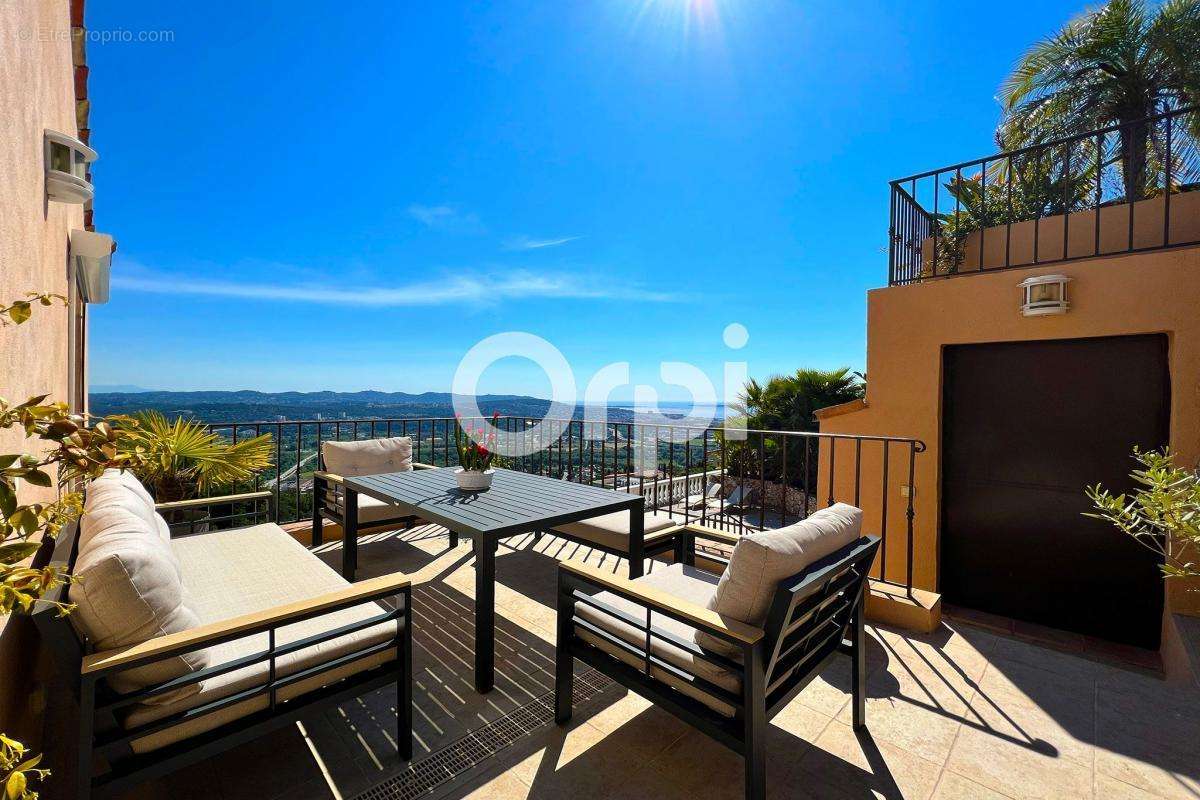 Maison à MANDELIEU-LA-NAPOULE