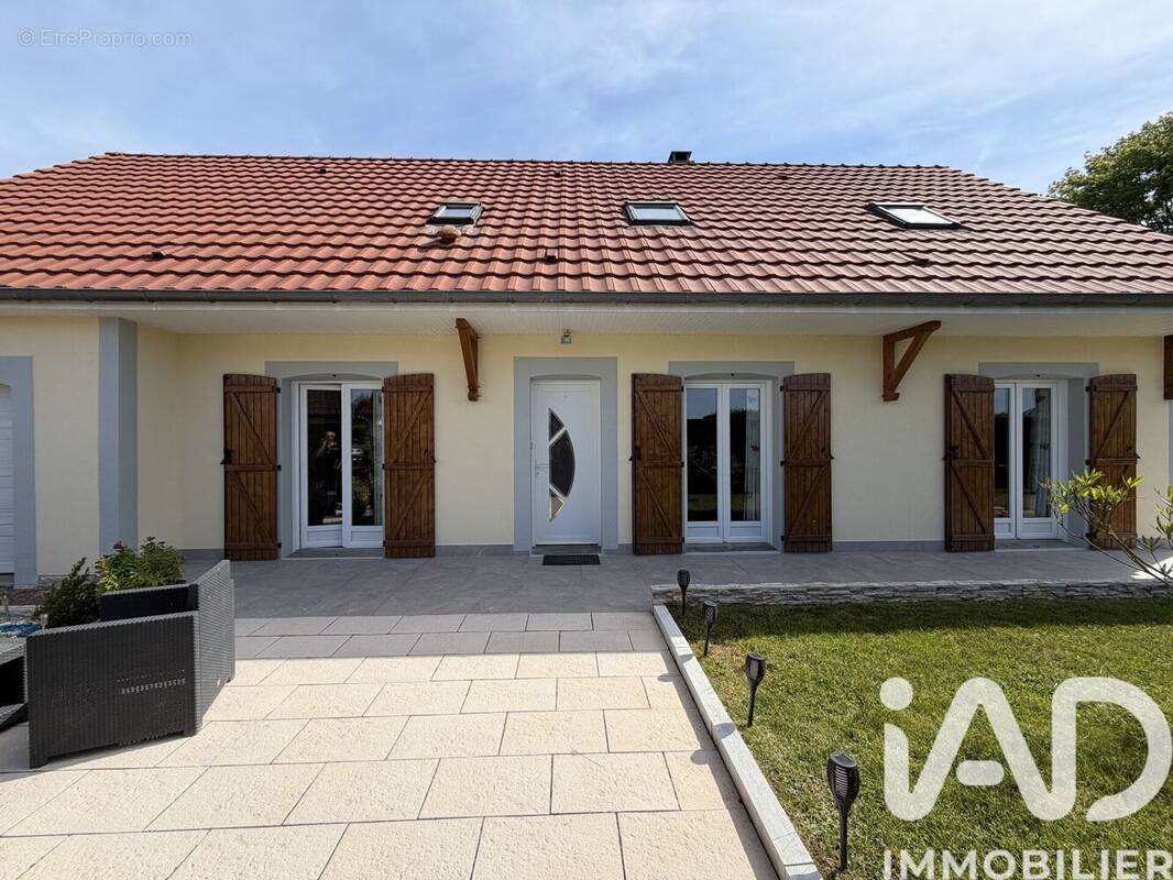 Photo 1 - Maison à BEY