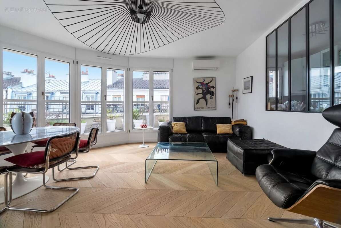 Appartement à LEVALLOIS-PERRET