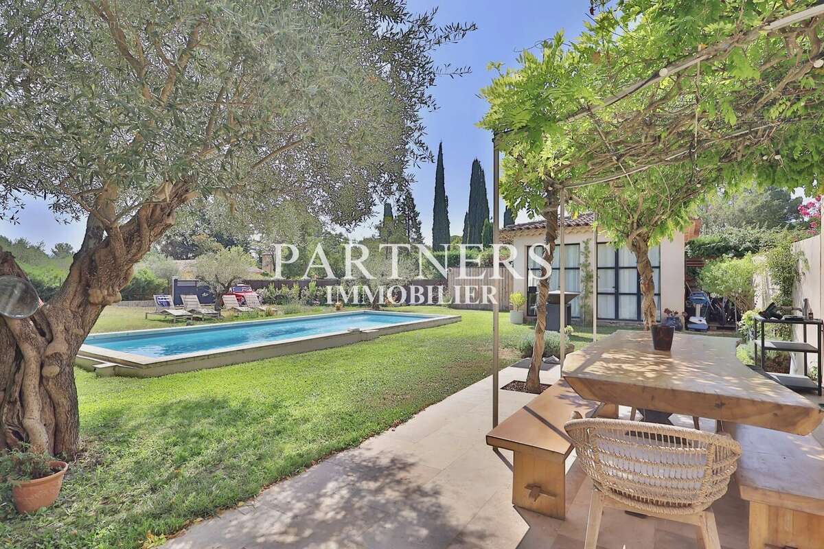 Maison 131 m² à Aix-En-Provence  - photo 3