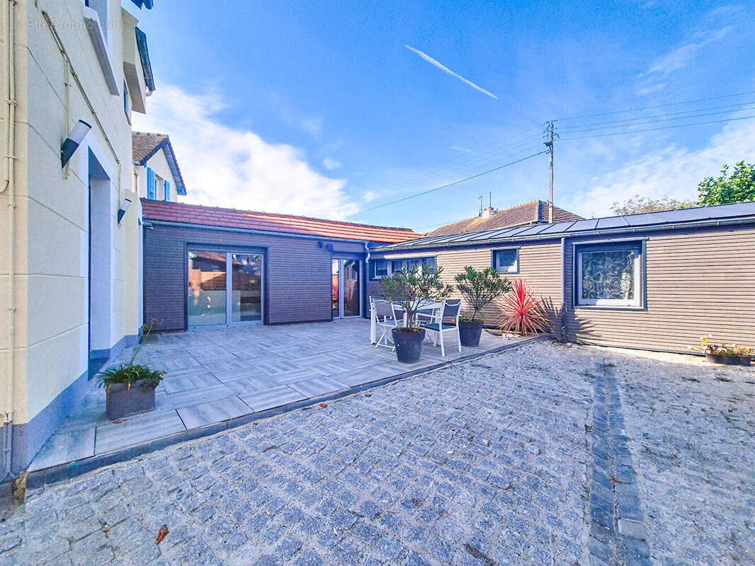 Maison à LUC-SUR-MER