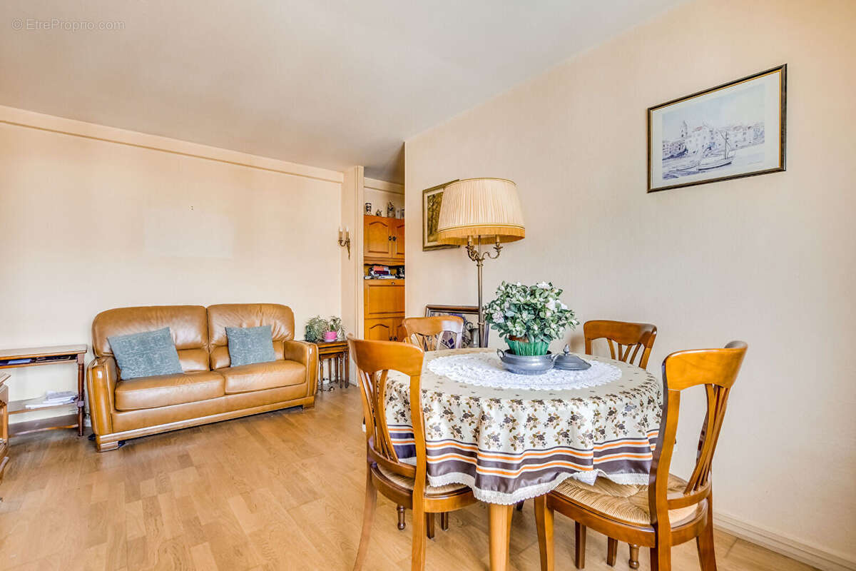 Appartement à PARIS-12E