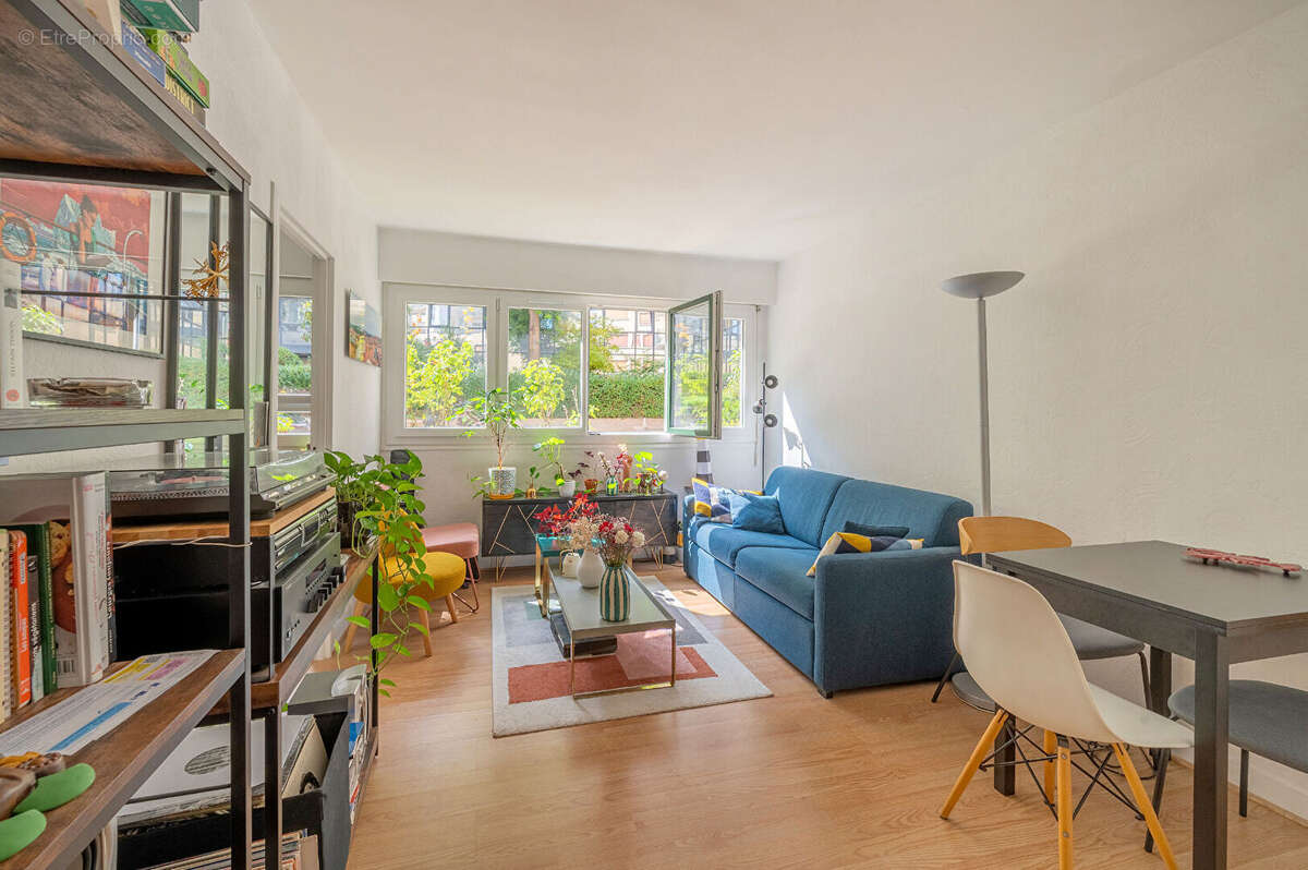 Appartement à PARIS-15E