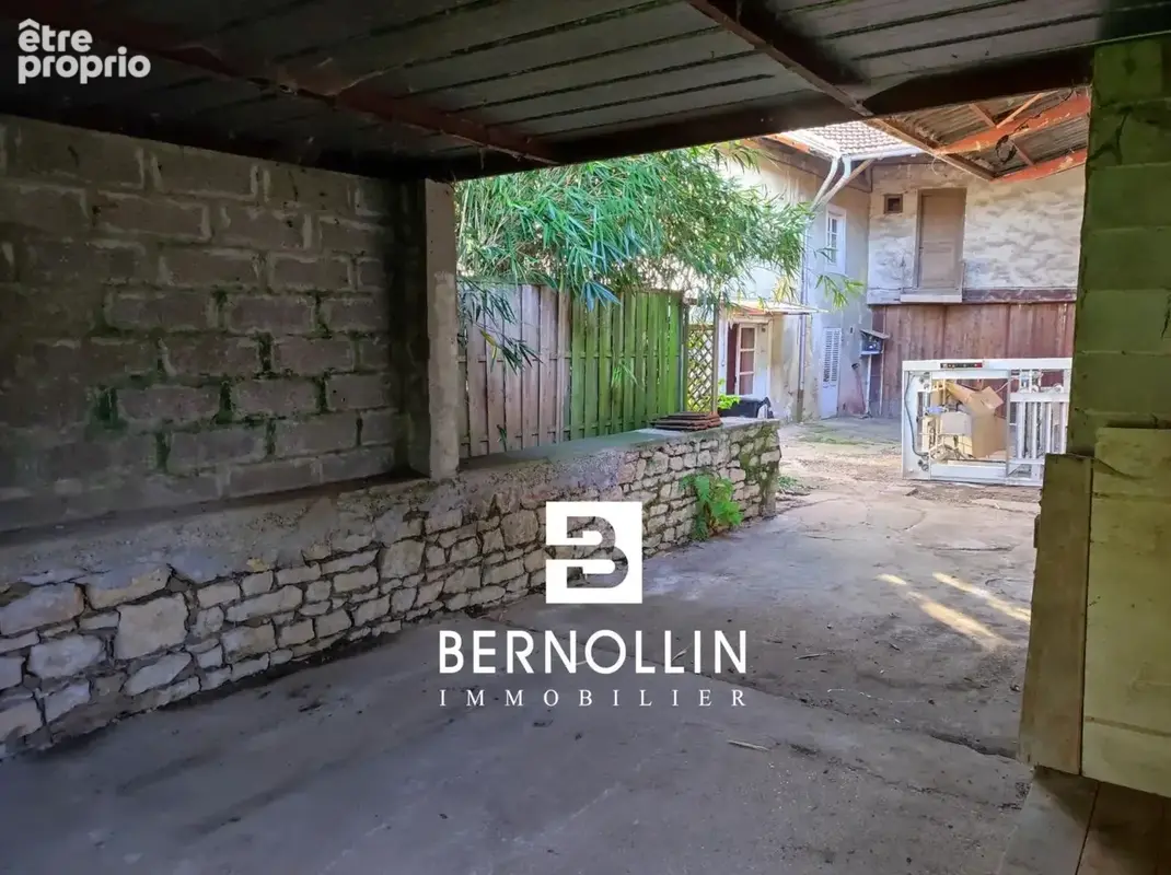 Ensemble immobilier au c?ur de Beaupont avec terrain et location de locaux - photo 6