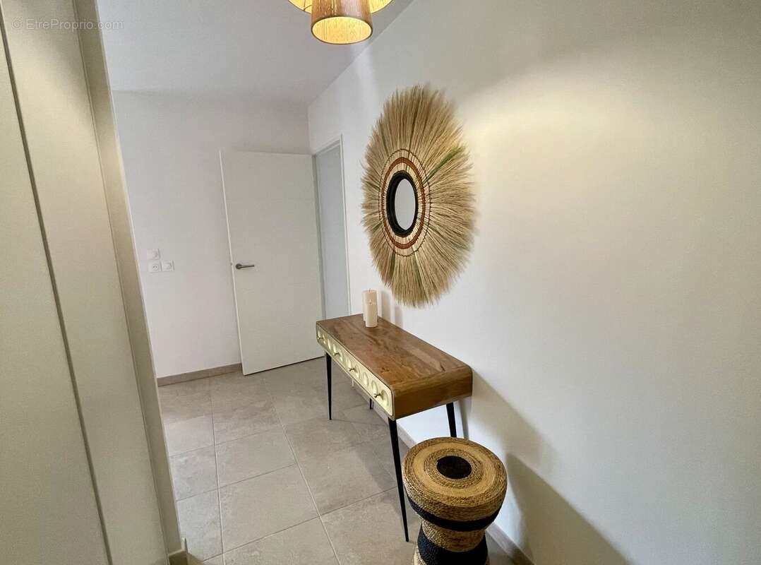 Appartement à ROQUEFORT-LES-PINS