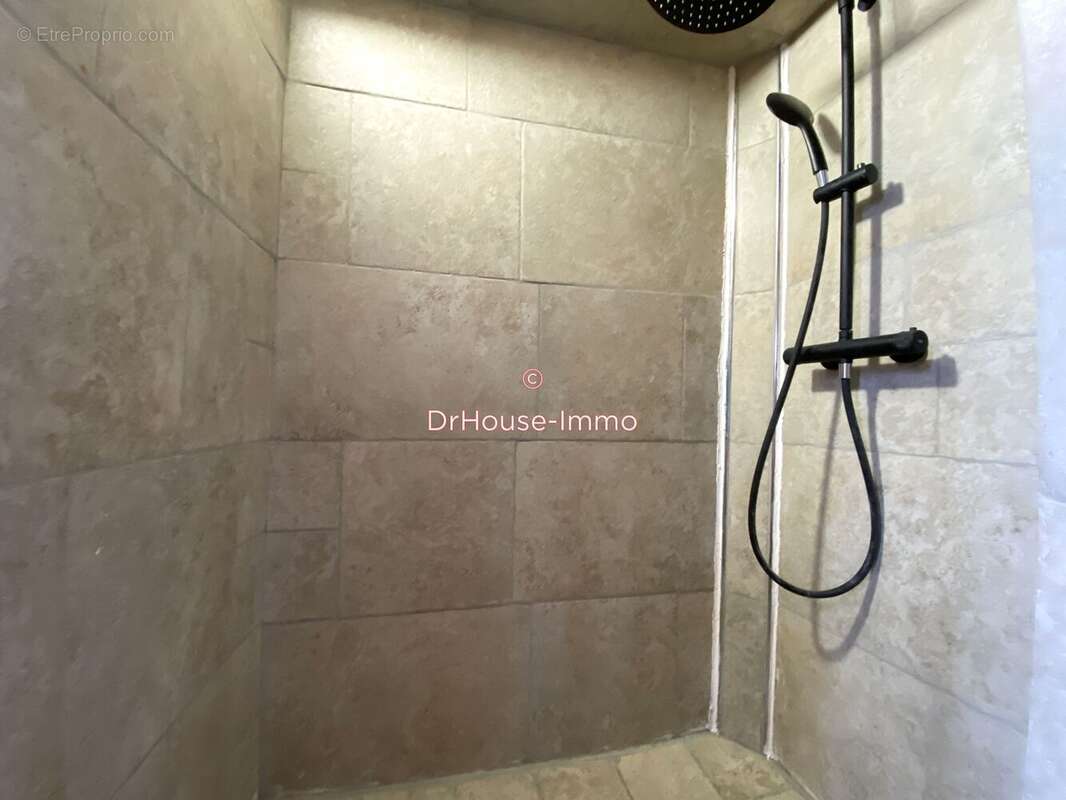 Maison à SAINT-LAURENT-D'AIGOUZE