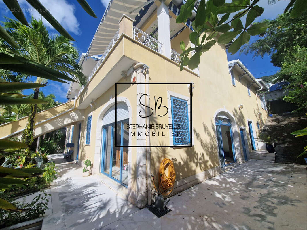 Maison à LES TROIS-ILETS