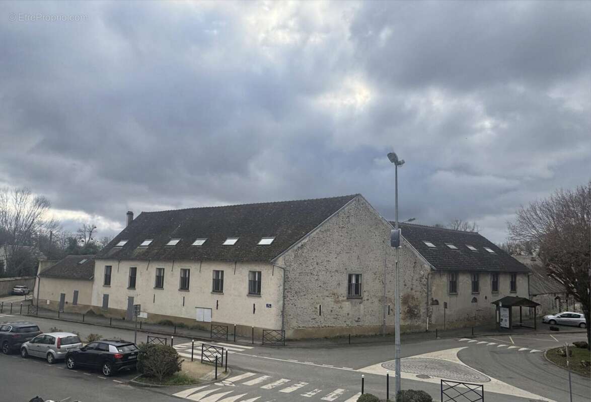 Commerce à VILLIERS-LE-BACLE