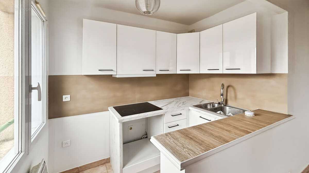 Appartement à NEAUPHLE-LE-CHATEAU