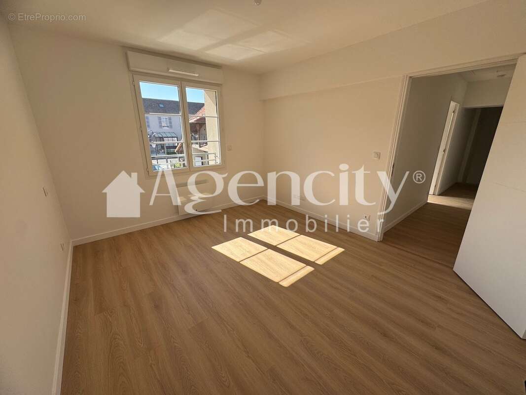 Maison à BUSSY-SAINT-GEORGES