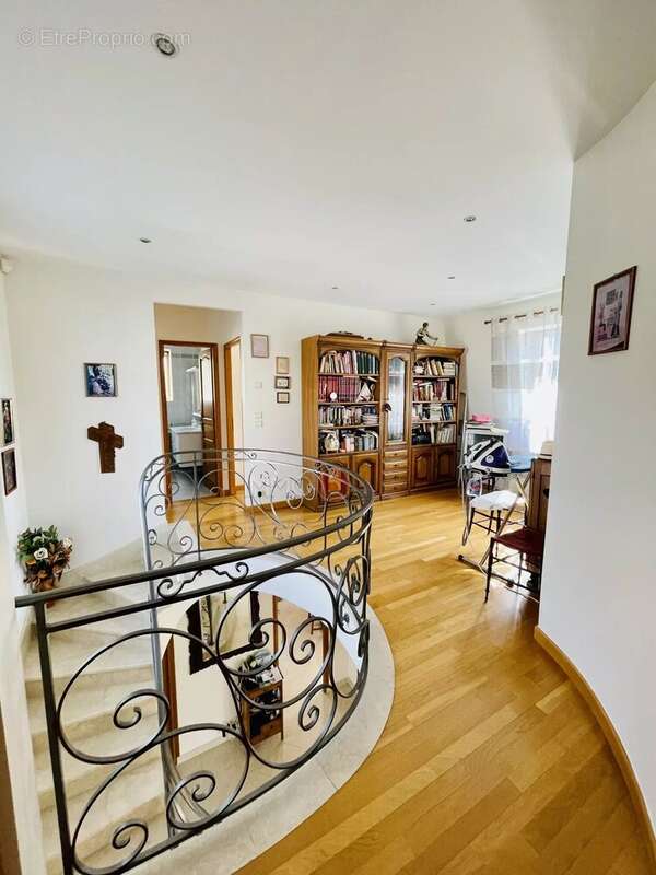 Maison 160 m² à Le Raincy  - photo 13