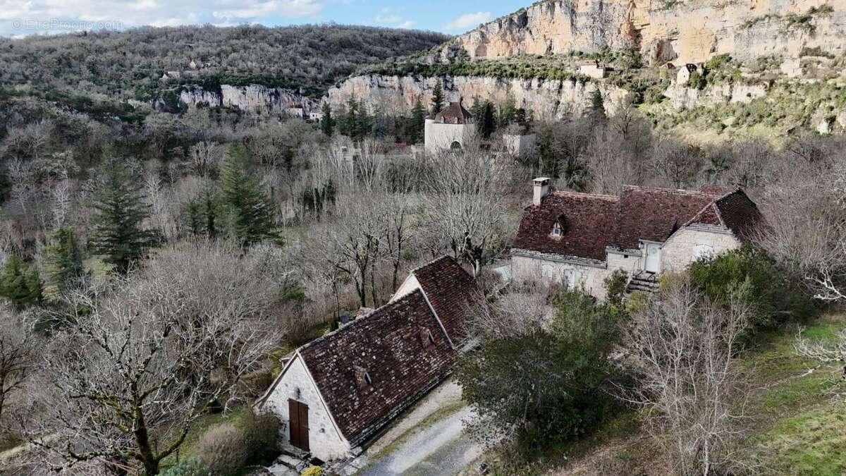 Maison à SAULIAC-SUR-CELE