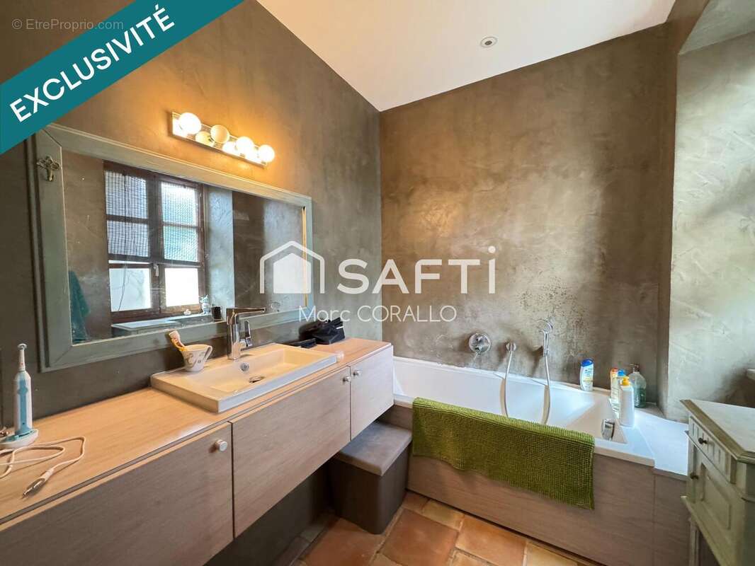 Maison 280 m² à Crozes-Hermitage  - photo 9