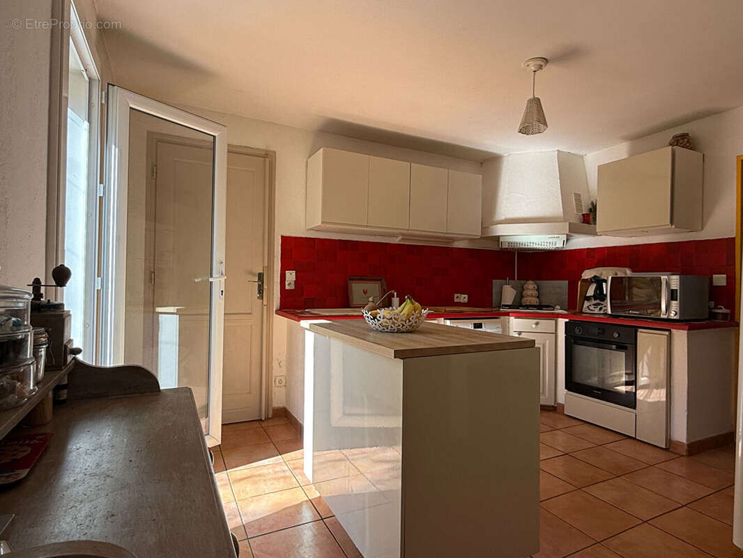 Maison à LA ROQUE-D'ANTHERON