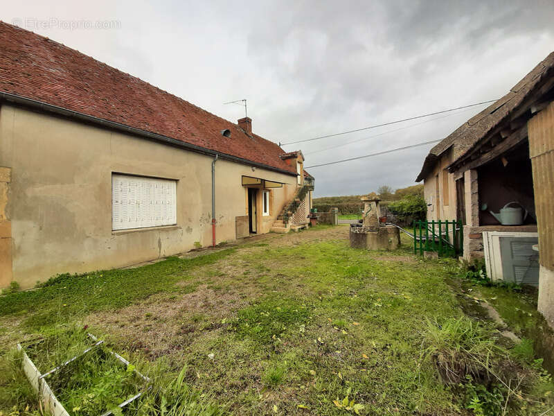 Maison à CLESSY