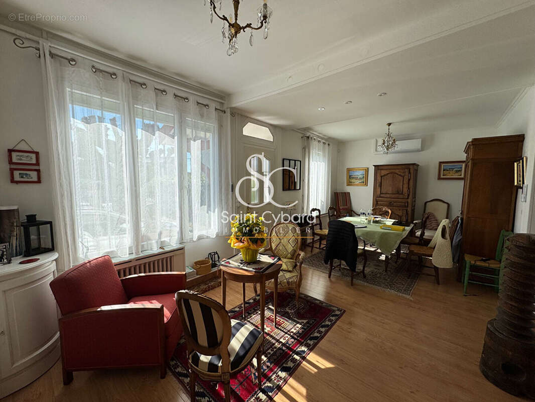 Maison à SAINT-YRIEIX-SUR-CHARENTE