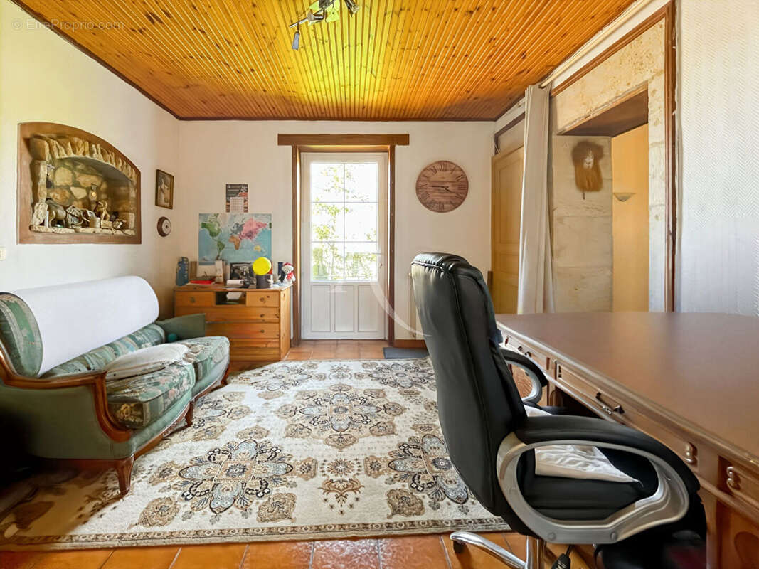 Maison à SAINTE-RADEGONDE-DES-NOYERS