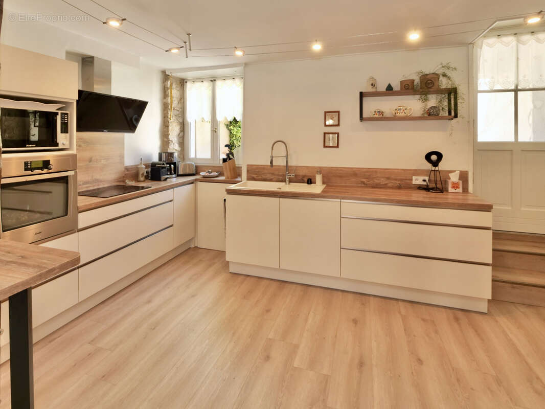 Maison 142 m² à Valence-En-Brie  - photo 2
