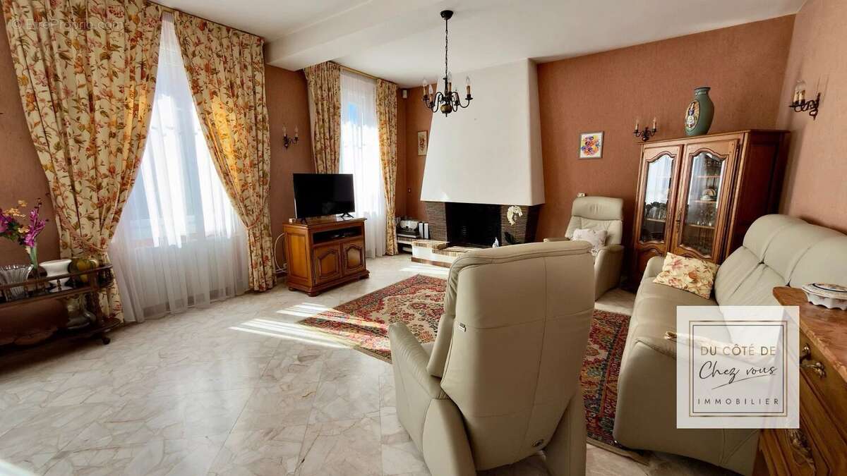 Maison à PRUNAY-BELLEVILLE