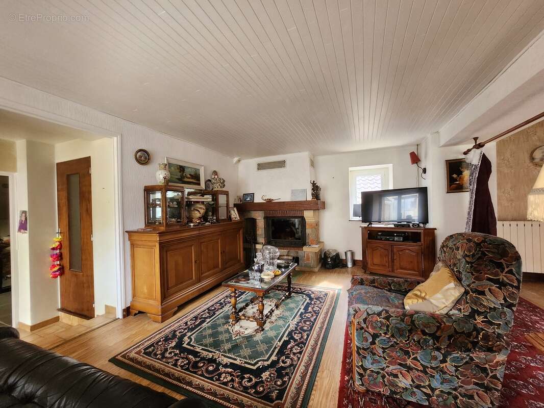 Maison à BUSSIERE-GALANT