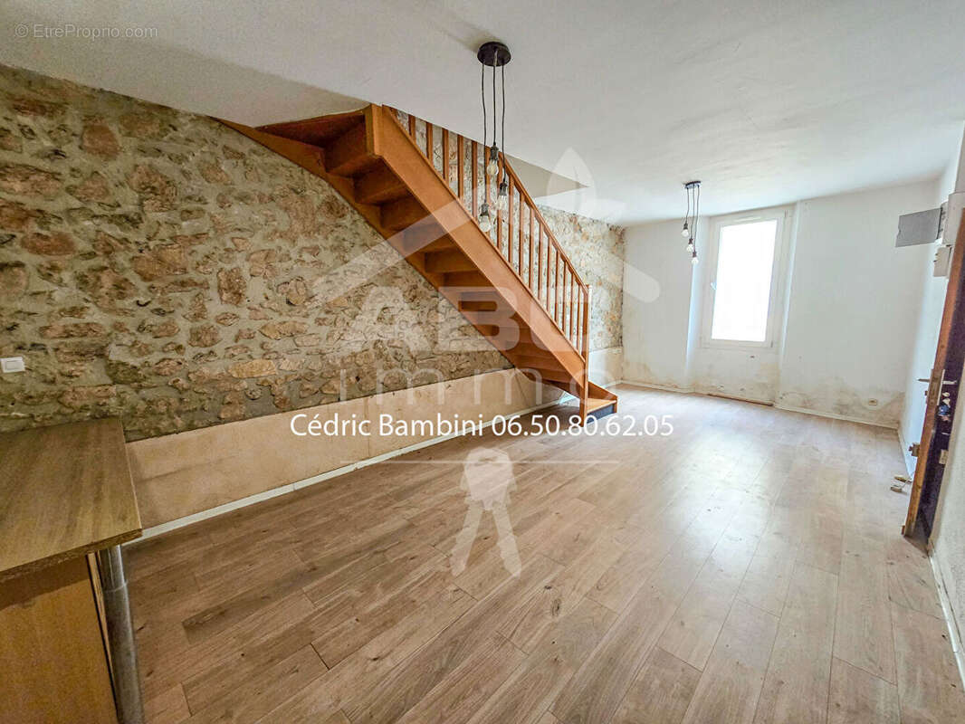 Appartement à SAINT-MAXIMIN-LA-SAINTE-BAUME