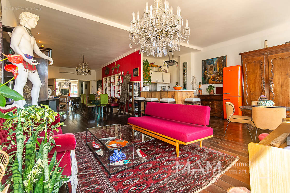 Appartement à MARSEILLE-1E
