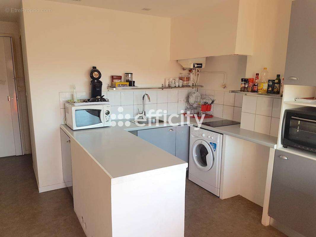 Appartement à MARSEILLE-4E