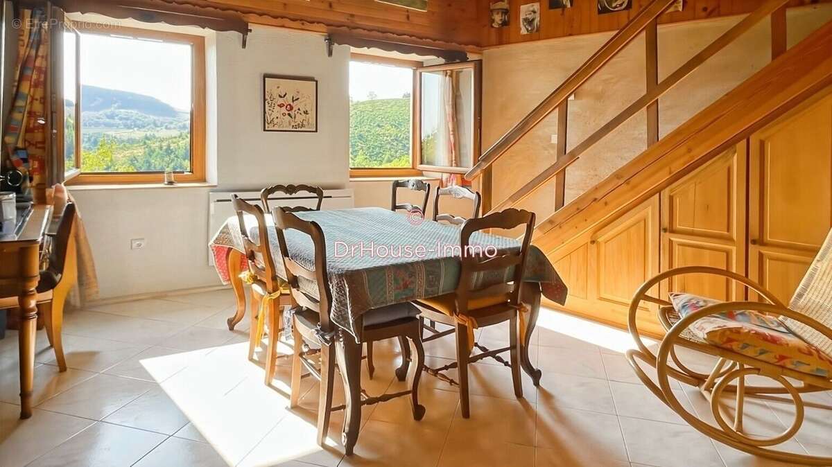 Maison à VAUX-EN-BEAUJOLAIS