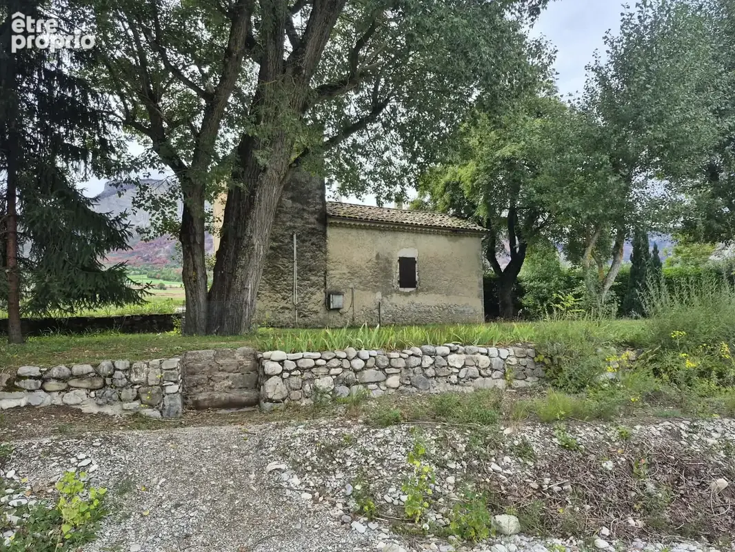 À 10 minutes de Die   RARE ! Cabanon en pierres en bord de rivière - photo 4