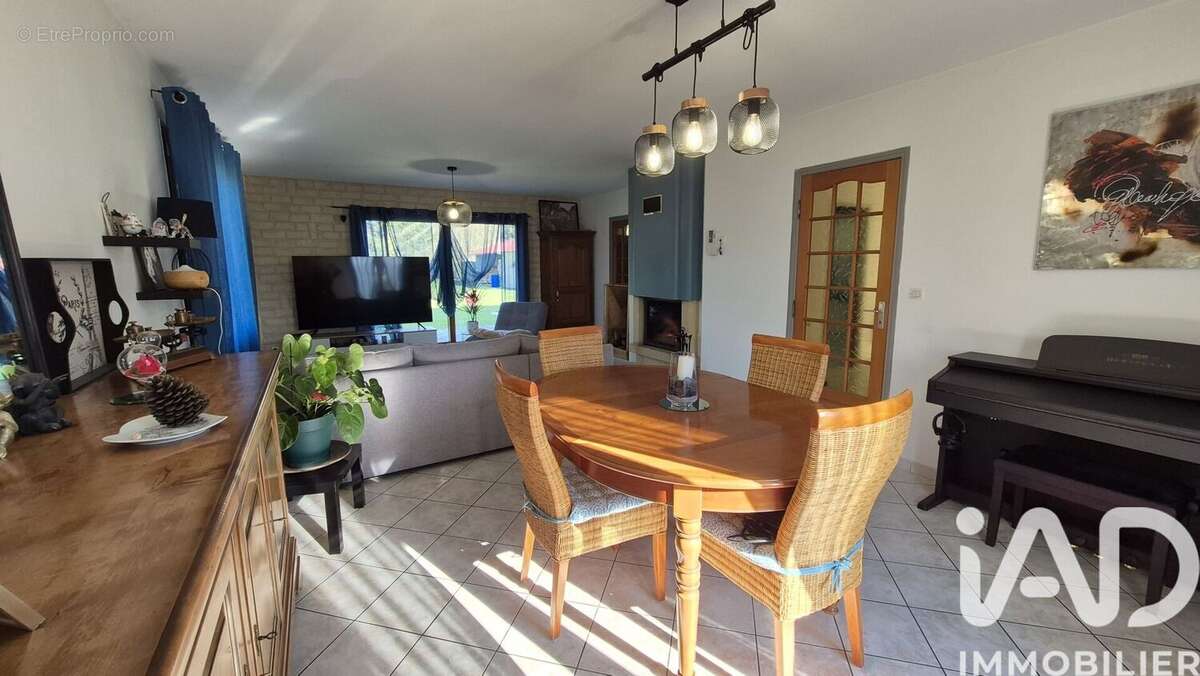 Maison 137 m² à Huppy  - photo 6