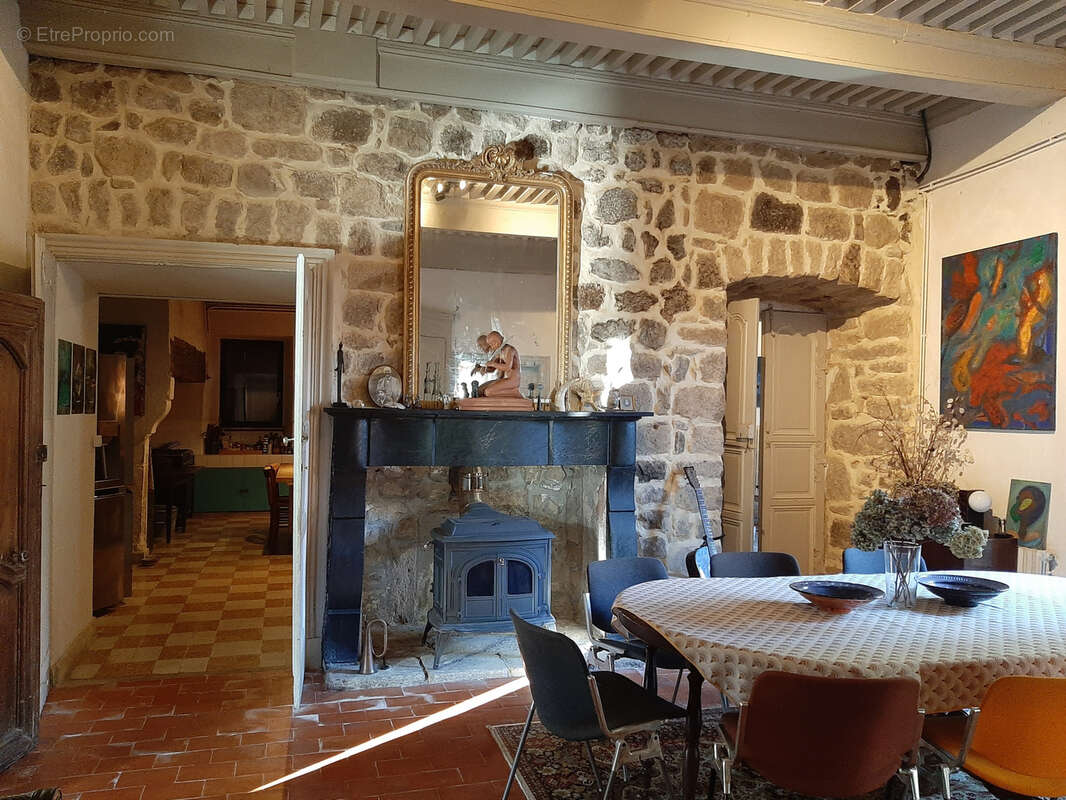 Maison à MARCOLS-LES-EAUX