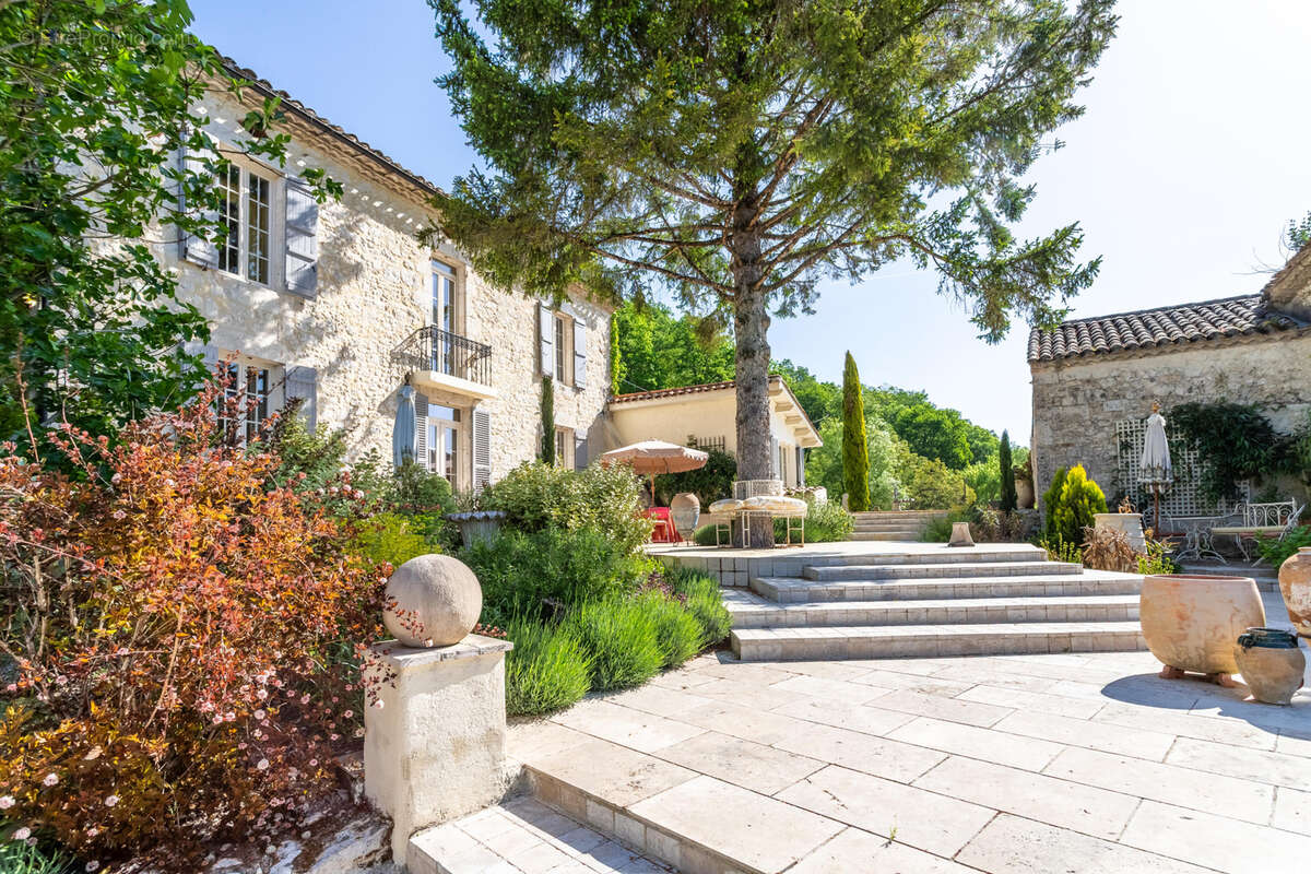 Maison à MONTAIGU-DE-QUERCY