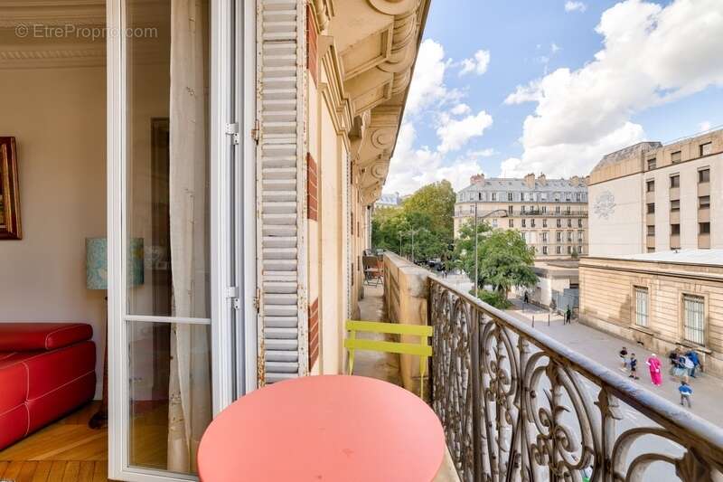 Appartement à PARIS-10E