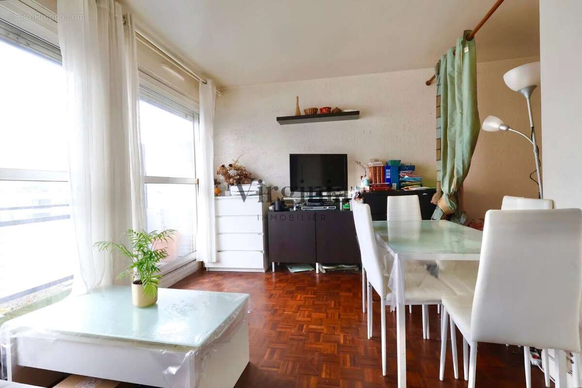 Appartement à CHARENTON-LE-PONT