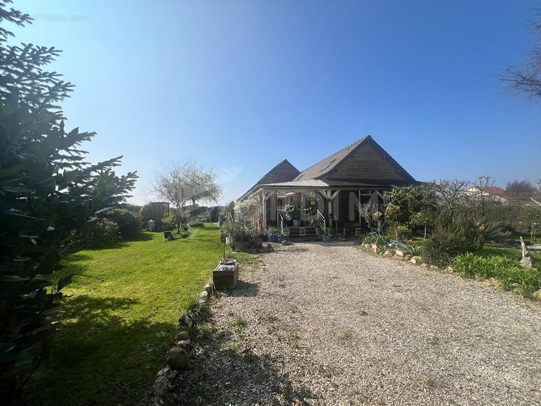 Maison à CHAMPIGNELLES