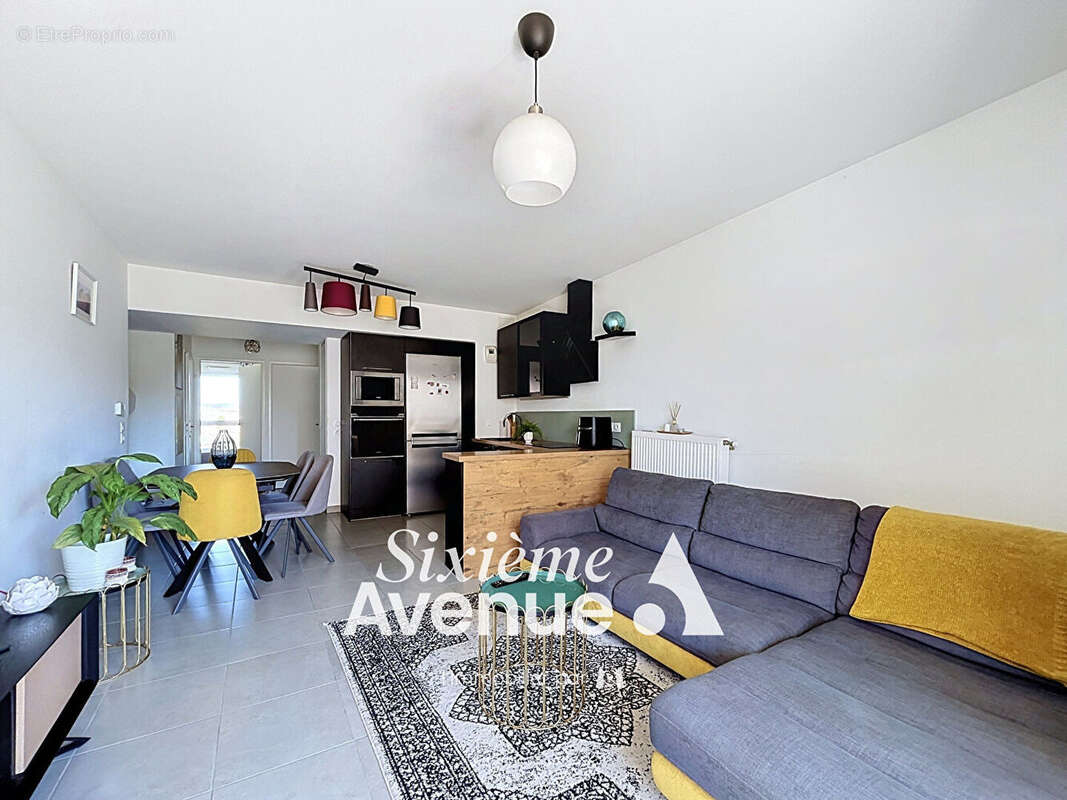 Appartement Decines Charpieu 3 pièce(s) 62 m2 - photo 2