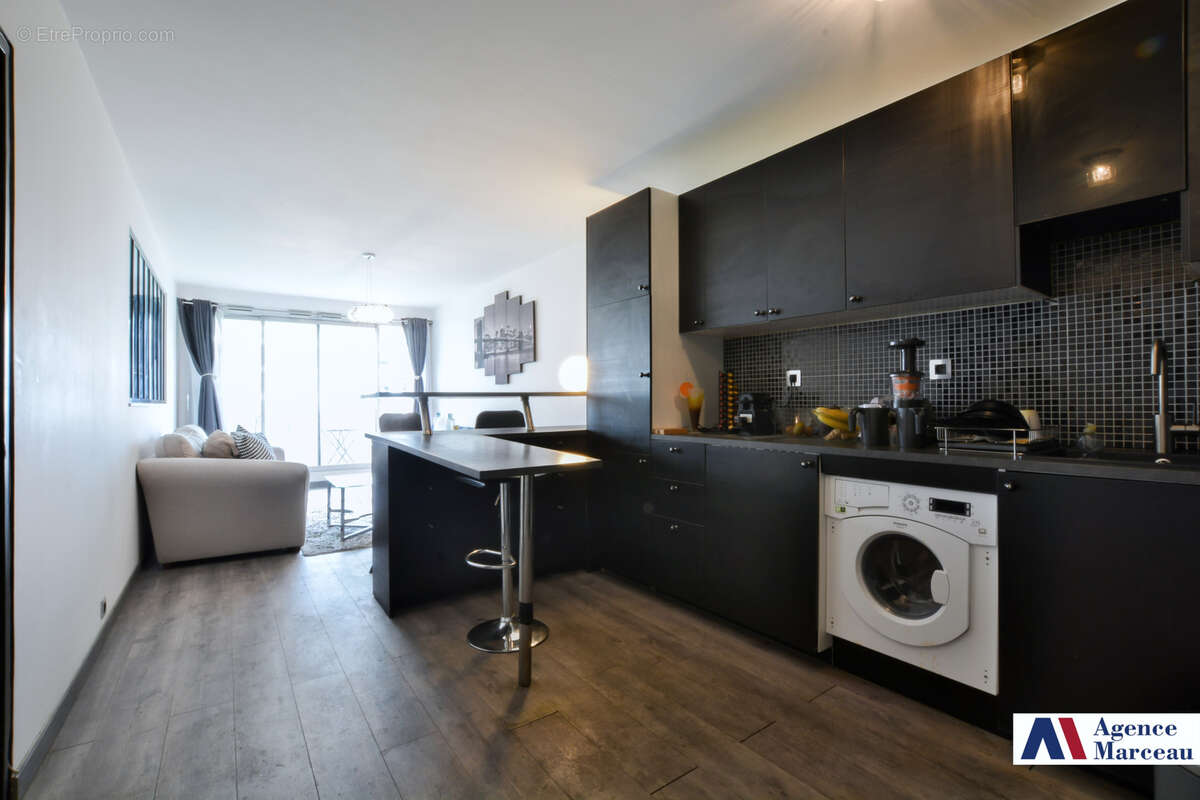 Appartement à COURBEVOIE