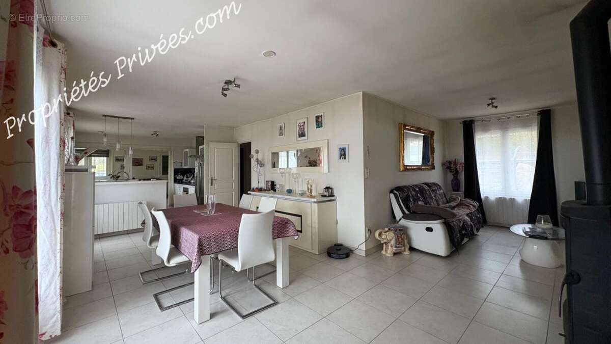 Maison Monthou Sur Bievre 10 pièce(s) 135 m2 - photo 14